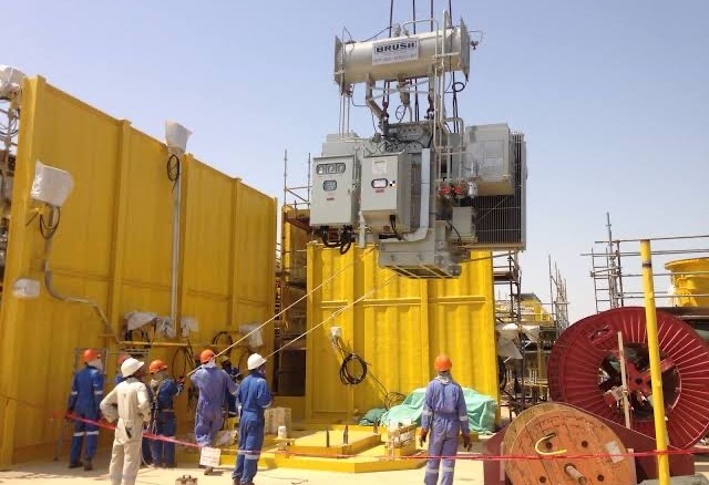 crane-installing-heavy-equipment